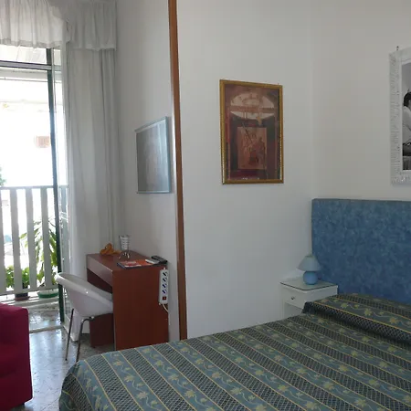 Oda ve Kahvaltı I Papiri