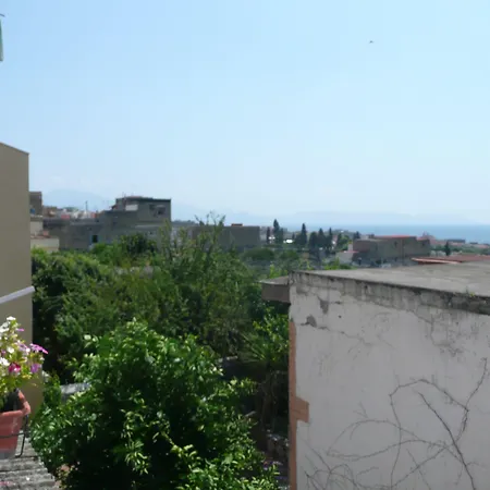 Oda ve Kahvaltı I Papiri 4*