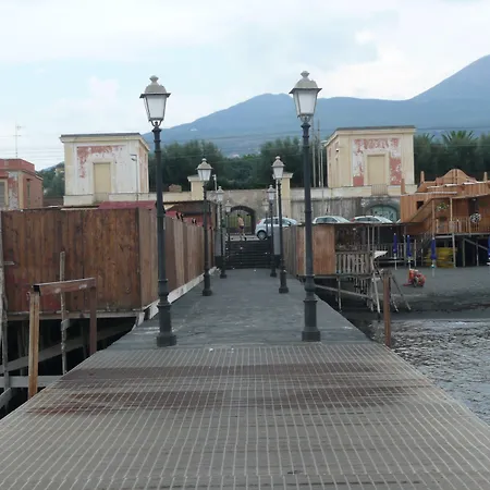 I Papiri Oda ve Kahvaltı Ercolano