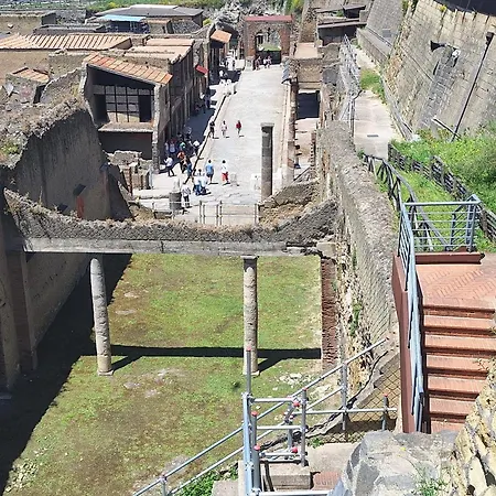 Oda ve Kahvaltı I Papiri