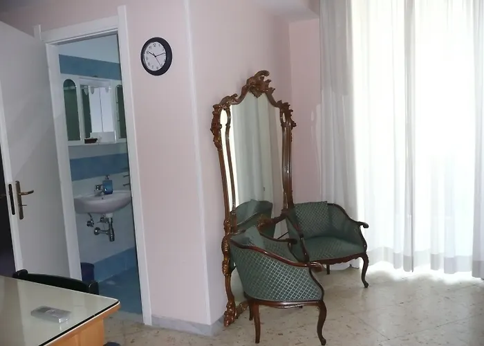 Alojamento de Acomodação e Pequeno-almoço I Papiri 4*